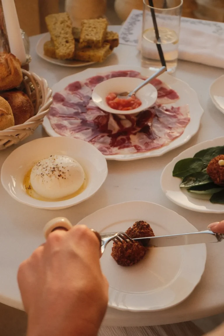 Table de tapas et charcuterie au Château Paloma à Lattes