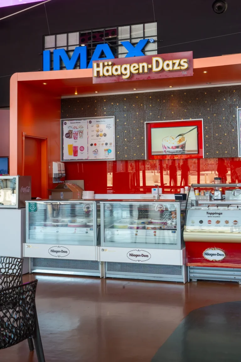 Comptoir Häagen-Dazs du Pathé Odysseum à Montpellier, photographié par MANA Agency